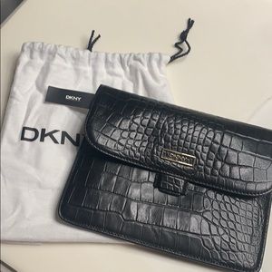*BRAND NEW* DKNY Clutch